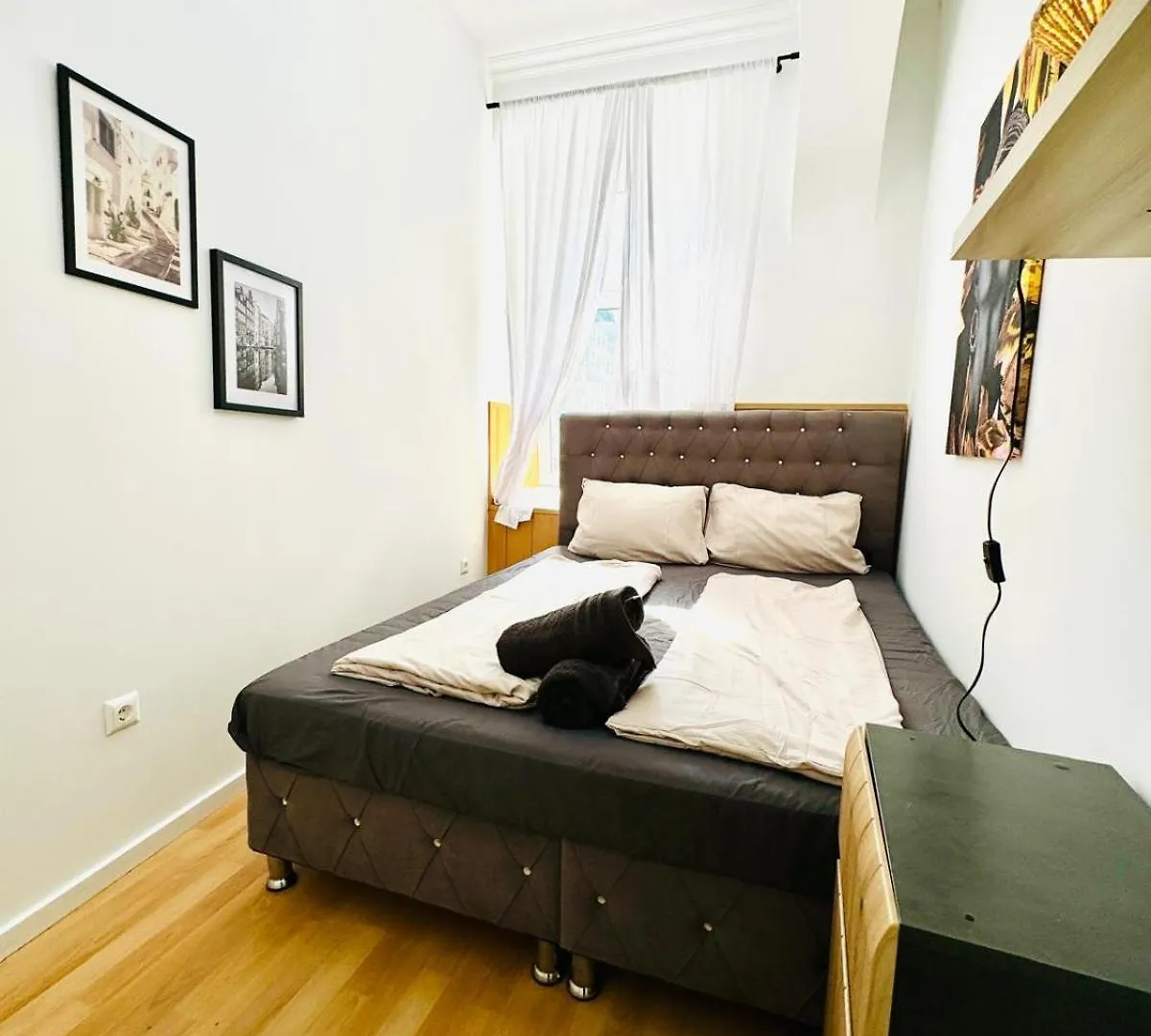 Comfy Rooms In A Shared Apt, 8Min To Rathausplatz فيينا 0*,