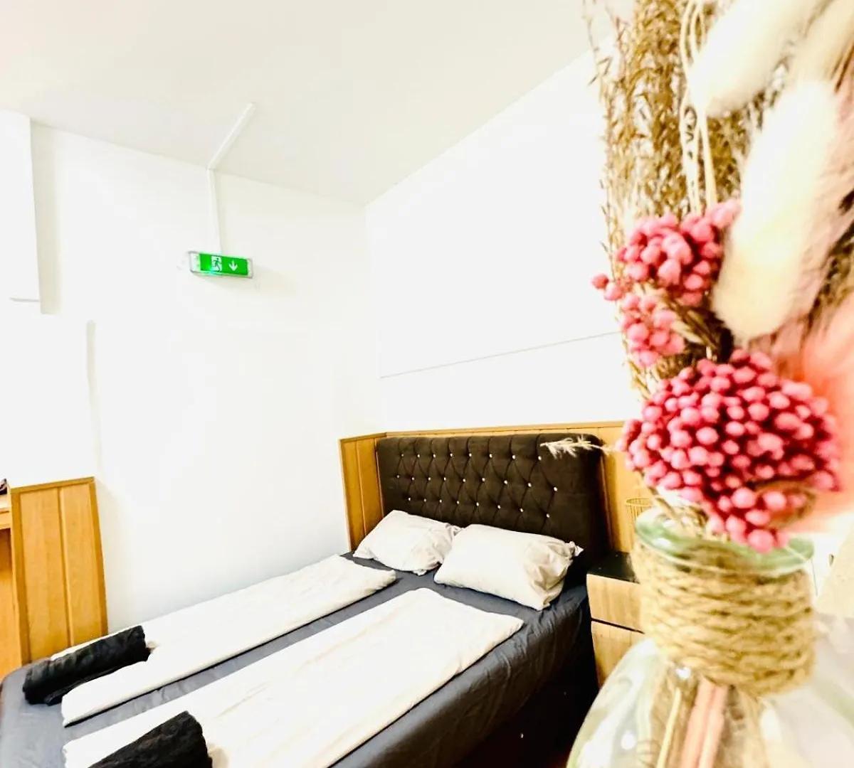 Διαμέρισμα Comfy Rooms In A Shared Apt, 8Min To Rathausplatz Βιέννη