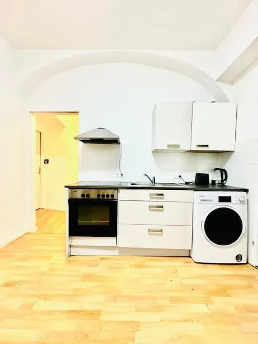 Διαμέρισμα Comfy Rooms In A Shared Apt, 8Min To Rathausplatz Βιέννη